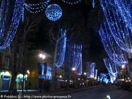 le cours Mirabeau � No�l