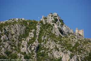 ruines surplombant le barrage de Castillon-Demandolx