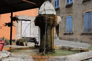 fontaine de 1644 de Moriez
