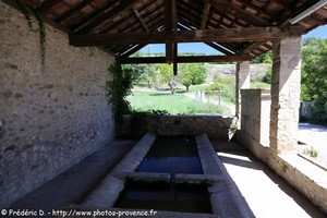 lavoir d'Ongles dans le 04