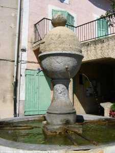 fontaine de Peyruis