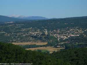 la commune de Reillanne et le mont Ventoux