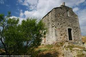 ancienne chapelle du château sur les hauteurs de Saint-Maime