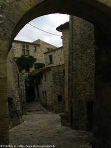 porte de l'horloge de Vachères