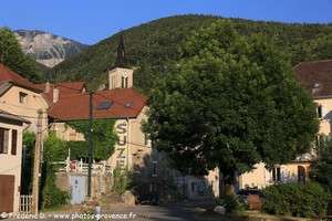 Saint-Julien-en-Beauchêne village des hautes-Alpes