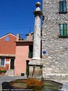 place de la fontaine de bouyon