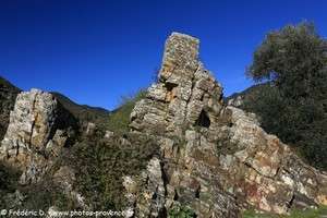 le rocher du Castellard de la Tour-sur-Tinée