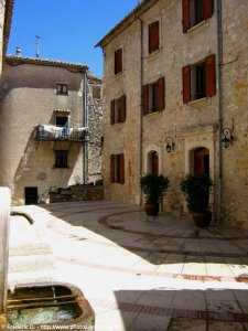 la mairie du broc