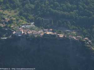 le village de Marie vu depuis la route d'Ilonse