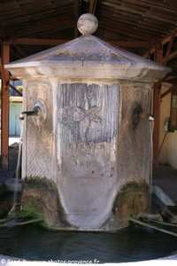 fontaine de Rigaud