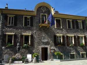 la mairie de saint-sauveur-sur-tinée
