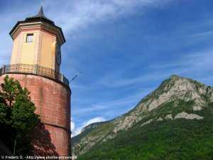 la tour de l'horloge de tende