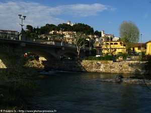 le village de villeneuve-loubet