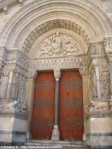 l'église Saint-Trophine