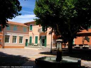 la mairie de la destrousse