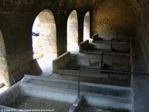 ancien lavoir d'�guilles