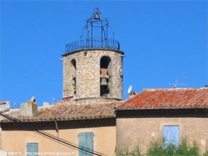 clocher de l'�glise saint-julien de peynier