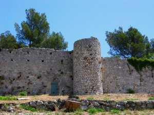 ruine du chateau de peypin
