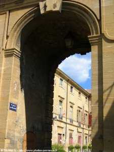entr�e du ch�teau du roi ren�