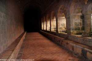 cloitre de l'abbaye du thoronet