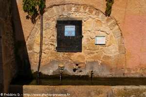 la grande fontaine de Bauduen