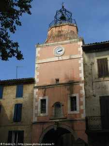 la tour de l'horloge de Carc�s