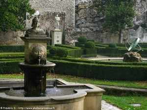 jardin du château d'Entrecasteaux
