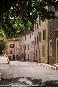 village de Figani�res