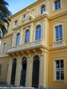l'h�tel de ville d'hy�res