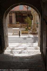 la porte saint-jean de la cadière d'azur