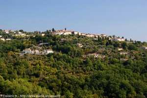 village perch� de Montauroux