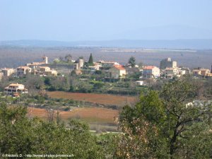 village de Montmeyan
