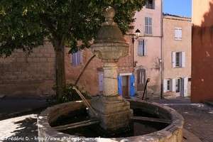fontaine de Pontévès
