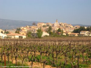 vue du village de pourrières