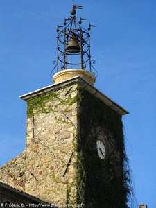 la tour de l'horloge de roquebrune-sur-argens