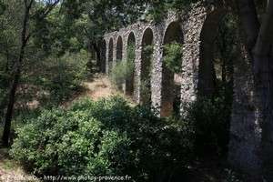 l'aqueduc des 25 ponts de Roquebrune-sur-Argens
