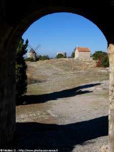 la porte gourdane de saint-julien le montagnier