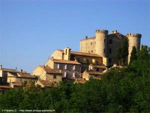 le village de Saint-Martin et son ch�teau