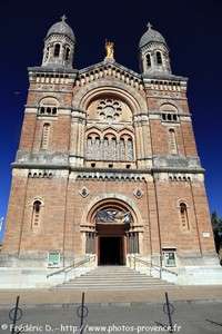 la basilique Notre-Dame-de-la-Victoire de Saint-Raphaël