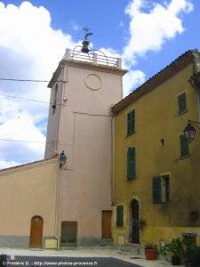 place de l'�glise de sainte-anastasie-sur-issole
