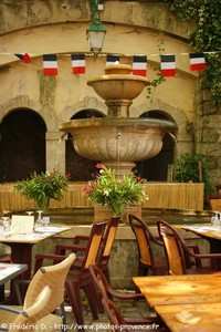 la place du Thouron de Seillans