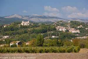 village perch� de Tourrettes