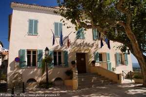 la mairie de Tourrettes