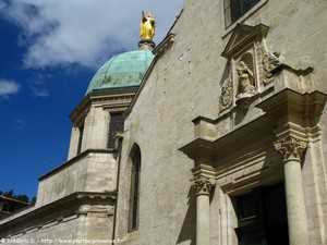 la cathédrale Sainte-Anne d'Apt