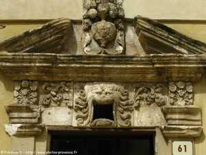 portail au mascaron d'apt