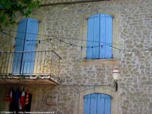 la mairie de Cabrières d'Aigues