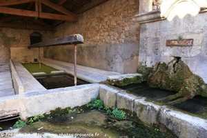 la fontaine lavoir de la bastides-des-Jourdans