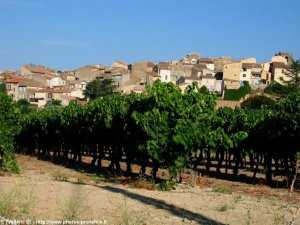 vue sur le village de la tour d'aigues