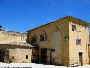le château de lauris