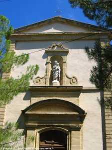 l'église du village de lauris